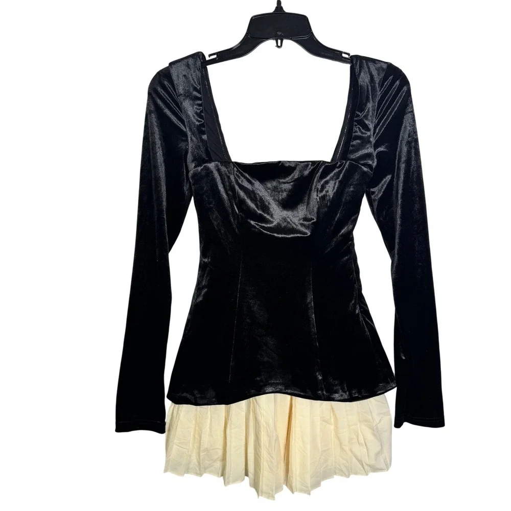 Oh Polly Black Velvet Square Neck Long Sleeve Pleated Mini Dress US 2 New - Picture 5 of 10